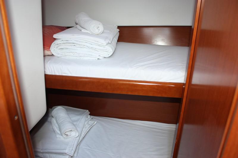 Book yachts online - motorboat - Beneteau Antares 30 Fly - RIMA - rent