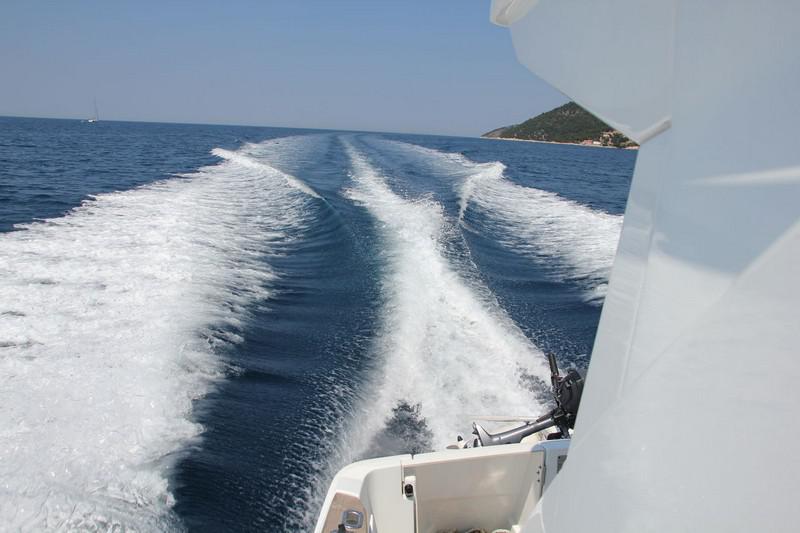 Book yachts online - motorboat - Beneteau Antares 30 Fly - RIMA - rent