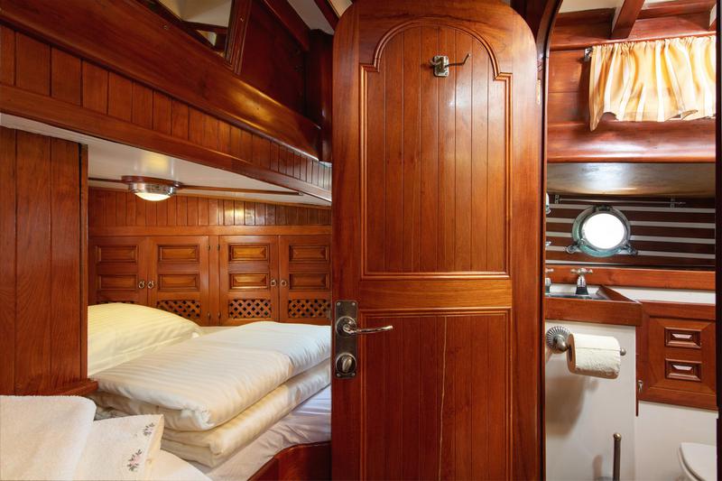 Book yachts online - other - Providenca - Providenca - rent