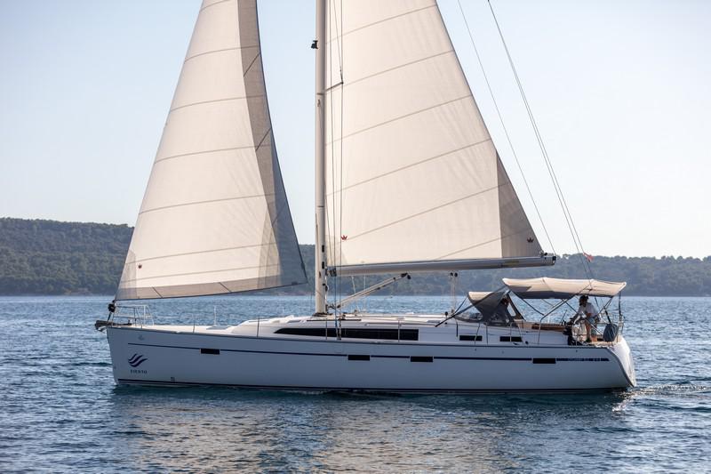 Book yachts online - sailboat - Bavaria Cruiser 51 - LUI - rent