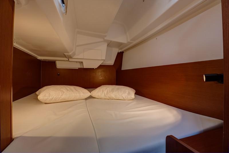 Book yachts online - sailboat - Beneteau Oceanis 35 - JEAN MICHEL - rent