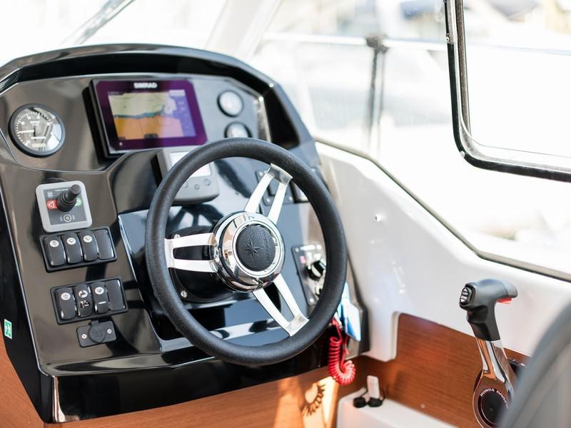 Book yachts online - motorboat - Jeanneau Merry Fisher 795 - ROKO - rent