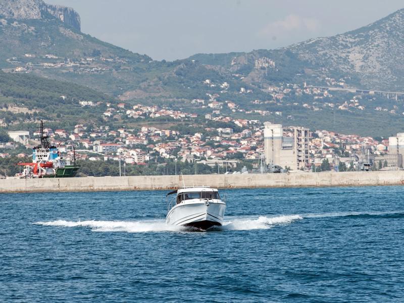 Book yachts online - motorboat - Jeanneau Merry Fisher 795 - ROKO - rent