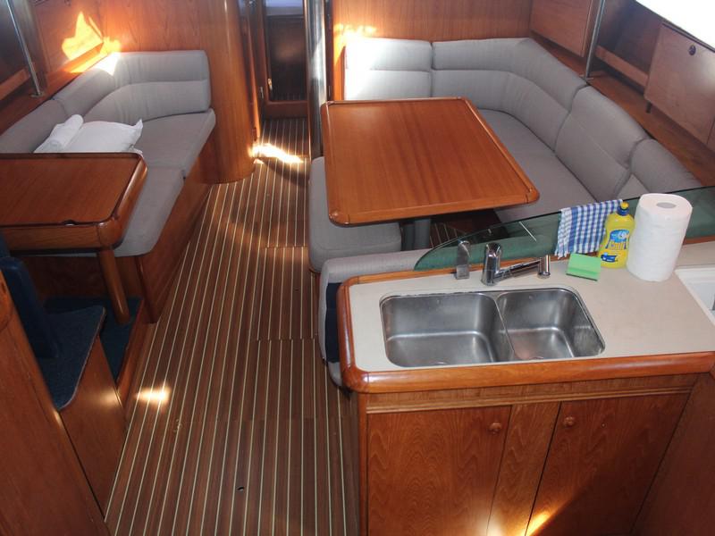 Book yachts online - sailboat - Sun Odyssey 43 - MAKARSKA II - rent