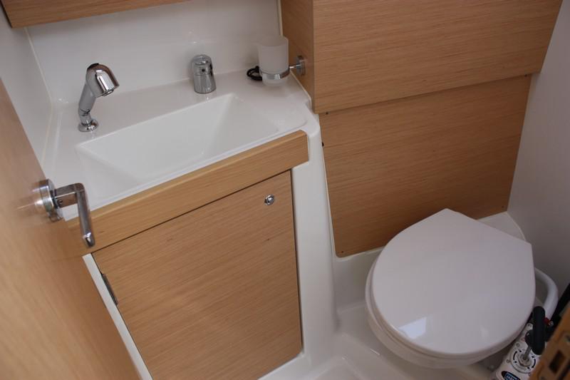 Book yachts online - sailboat - Beneteau Oceanis 35.1 - MAYA BAY 2  - rent