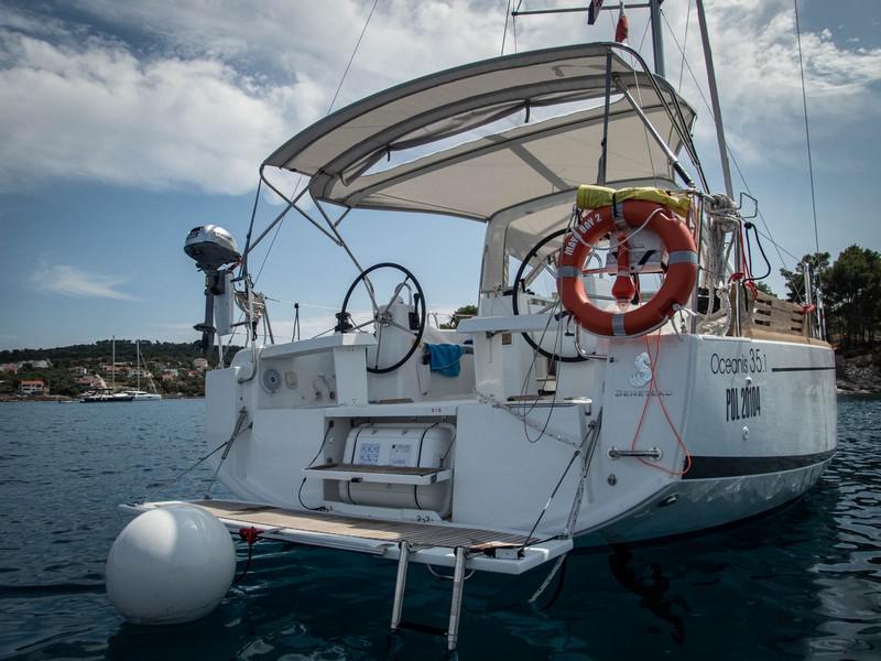 Book yachts online - sailboat - Beneteau Oceanis 35.1 - MAYA BAY 2  - rent
