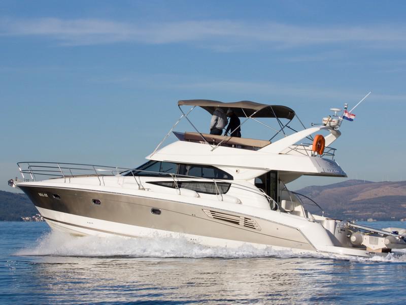 Book yachts online - motorboat - Jeanneau Prestige 440 - BIOFARM - rent