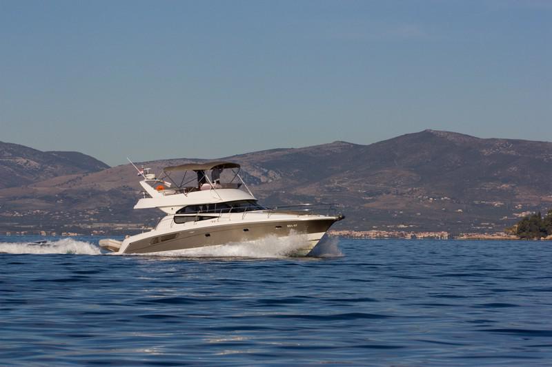 Book yachts online - motorboat - Jeanneau Prestige 440 - BIOFARM - rent