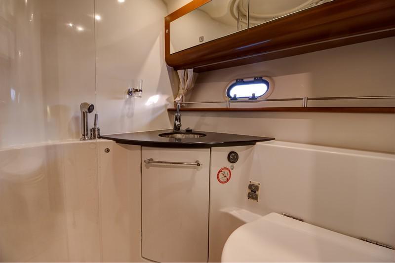 Book yachts online - motorboat - Jeanneau Prestige 440 - BIOFARM - rent