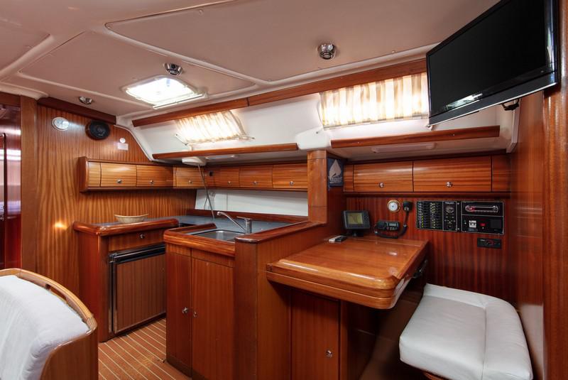 Book yachts online - sailboat - Bavaria 49 - ANGELA - rent