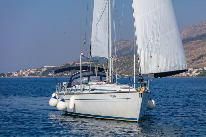 Book yachts online - sailboat - Bavaria 49 - ANGELA - rent