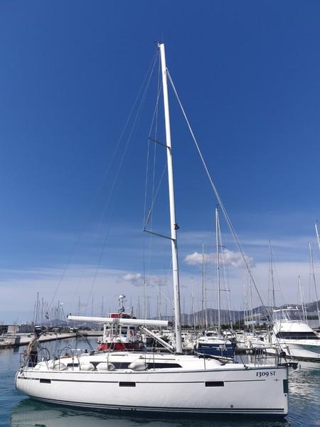 Book yachts online - sailboat - Bavaria Cruiser 37 - AURORA - rent