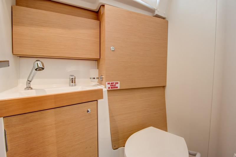 Book yachts online - sailboat - Beneteau Oceanis 38 - ARSEN - rent