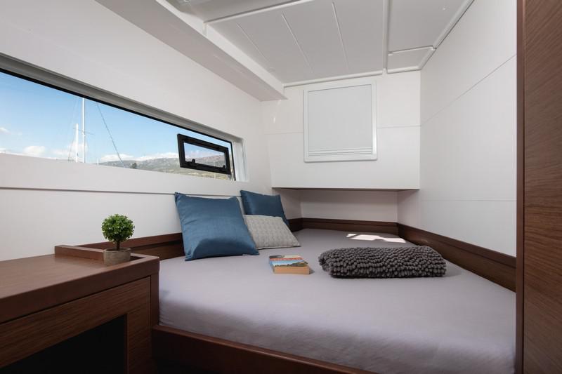 Book yachts online - catamaran - Lagoon 40 - ZAGVOZD - rent