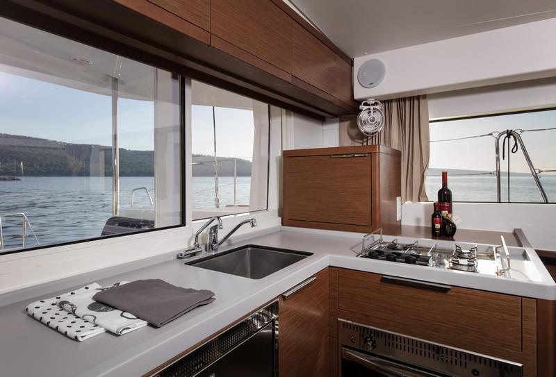 Book yachts online - catamaran - Lagoon 40 - ZAGVOZD - rent