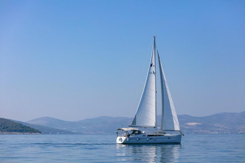 Book yachts online - sailboat - Bavaria Cruiser 46 - SOLARIĆ - rent