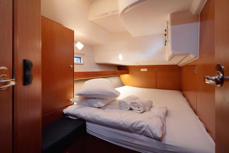 Book yachts online - sailboat - Bavaria Cruiser 46 - SOLARIĆ - rent