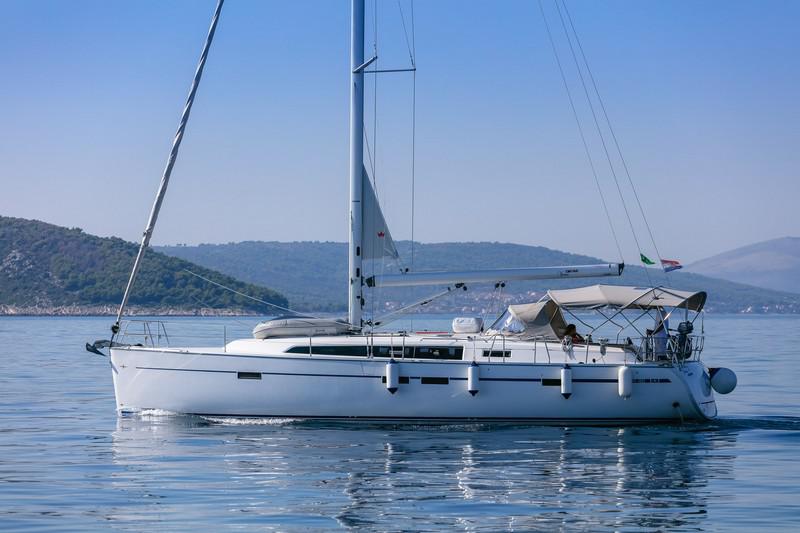 Book yachts online - sailboat - Bavaria Cruiser 46 - SOLARIĆ - rent