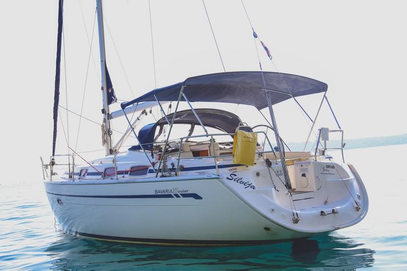 Book yachts online - sailboat - Bavaria 37 Cruiser - SILVIJA - rent