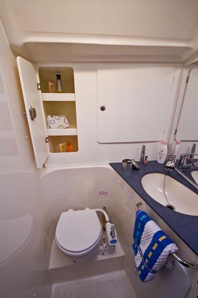 Book yachts online - sailboat - Bavaria 49 - SUTVID - rent