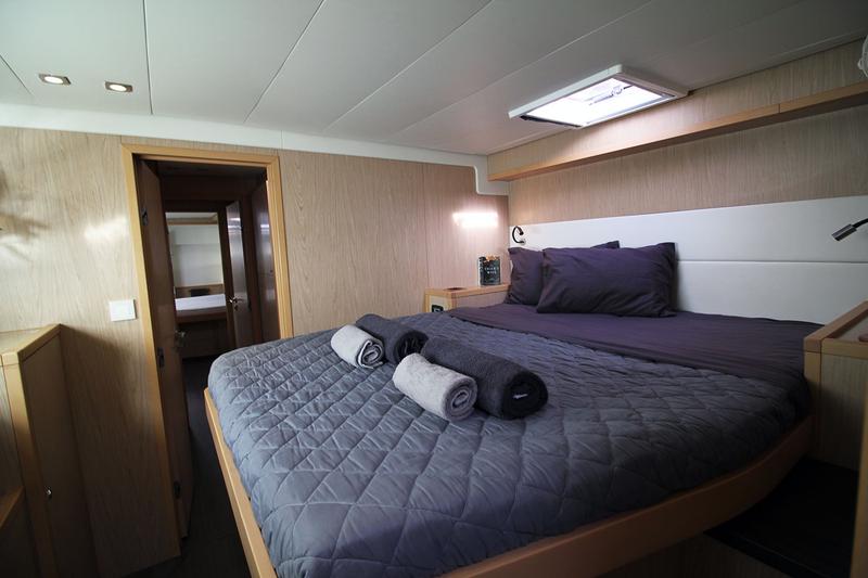 Book yachts online - catamaran - Lagoon 52 - Ace of Diamonds (A/C - Generator - Refit 2021) - rent