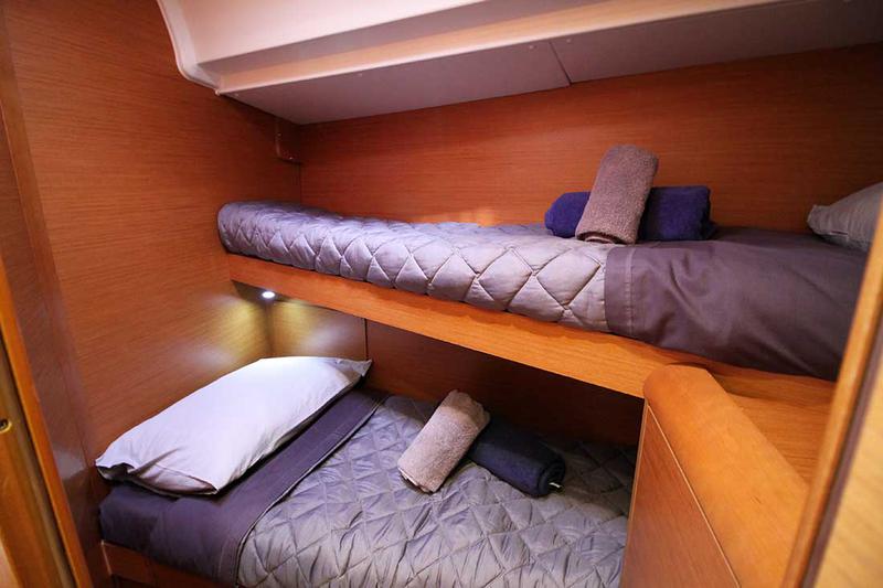 Book yachts online - sailboat - Sun Odyssey 439 - Lucky 7 - Refit 2020 - rent