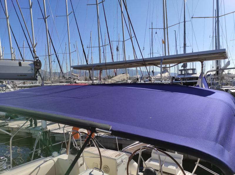 Book yachts online - sailboat - Bavaria 44 - Hydra - Refit 2019 - rent