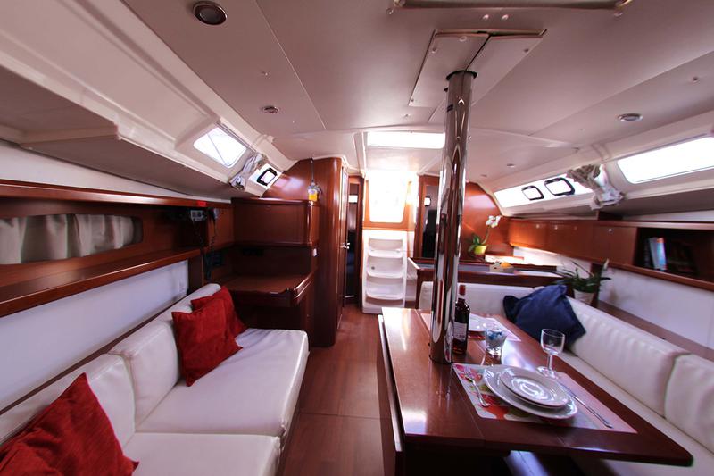 Book yachts online - sailboat - Oceanis 37 - Genie - Refit 2020 - rent