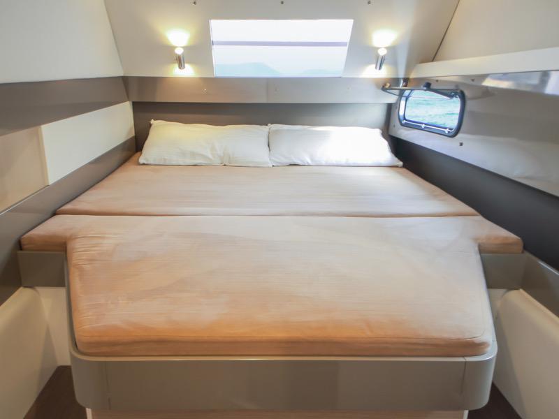 Book yachts online - catamaran - Bali 4.0 - Electra - rent