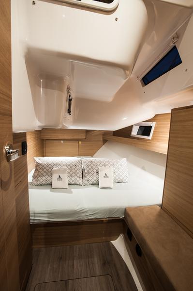 Book yachts online - sailboat - Elan Impression 45.1 - ESCAPE with A/C - rent