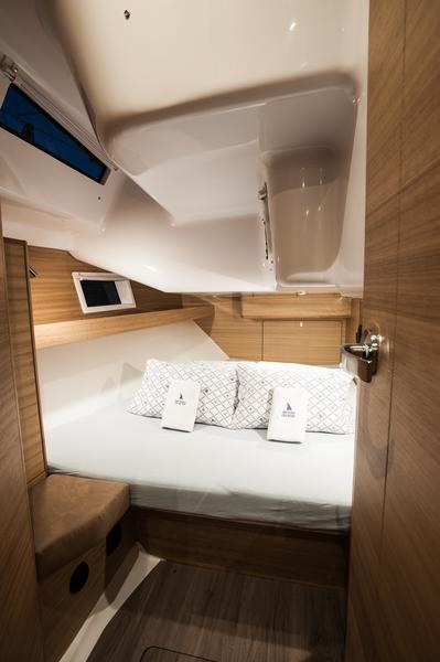 Book yachts online - sailboat - Elan Impression 45.1 - ESCAPE with A/C - rent