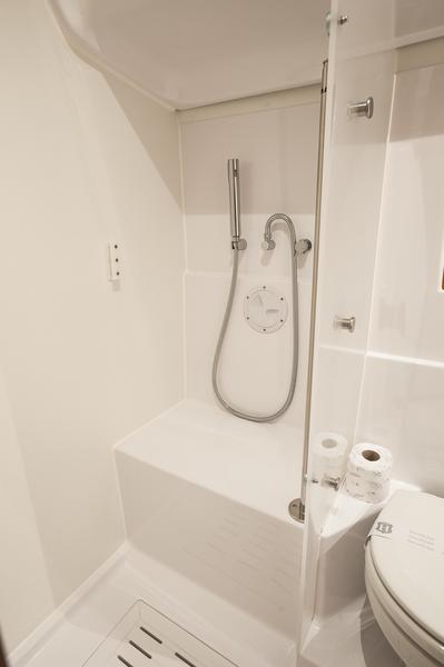 Book yachts online - sailboat - Elan Impression 45.1 - ESCAPE with A/C - rent