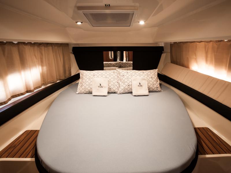 Book yachts online - motorboat - Quicksilver 855 Weekend - Luka - A/C + GEN - rent