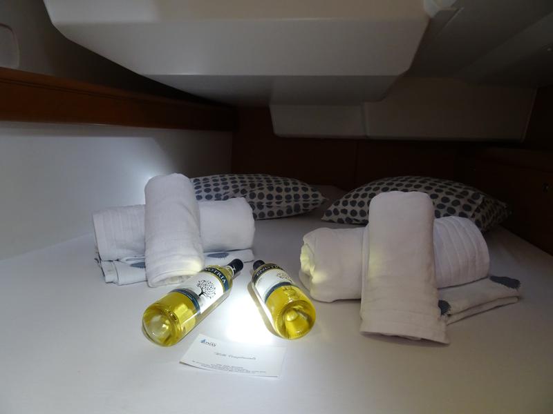 Book yachts online - sailboat - Sun Odyssey 469 - Markella/Refitted 2019 - rent