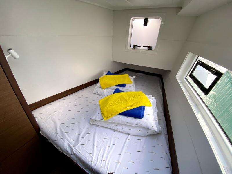 Book yachts online - catamaran - Lagoon 40 - HEROINA - rent