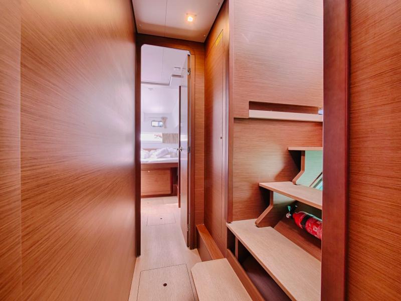 Book yachts online - catamaran - Lagoon 42 - SEA VOYAGER - CREWED - rent