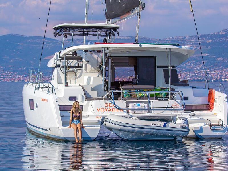 Book yachts online - catamaran - Lagoon 42 - SEA VOYAGER - CREWED - rent