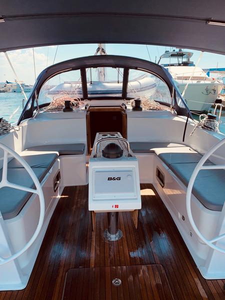 Book yachts online - sailboat - Bavaria Cruiser 46 - Paola - rent