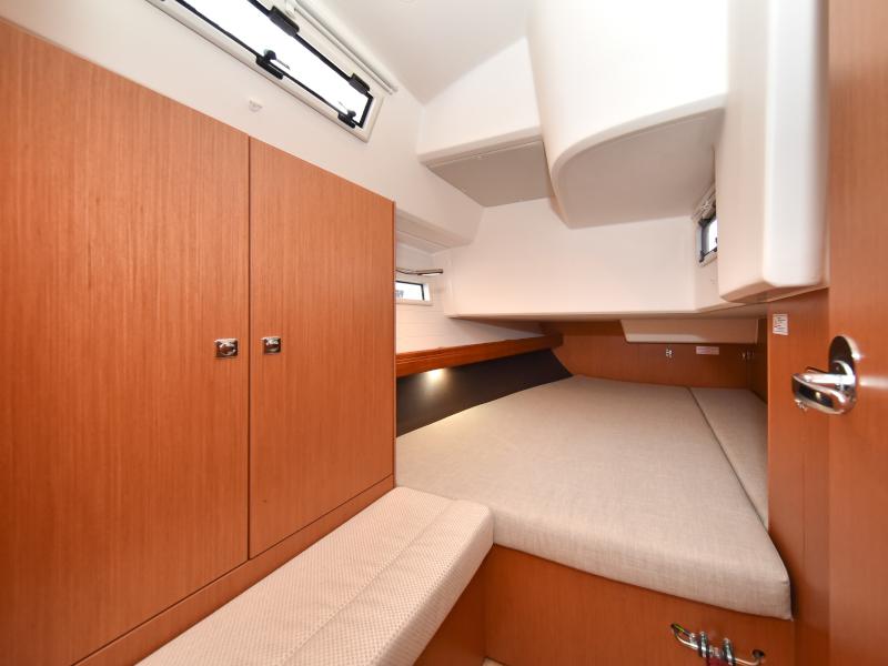 Book yachts online - sailboat - Bavaria Cruiser 41 - NIXIE - rent