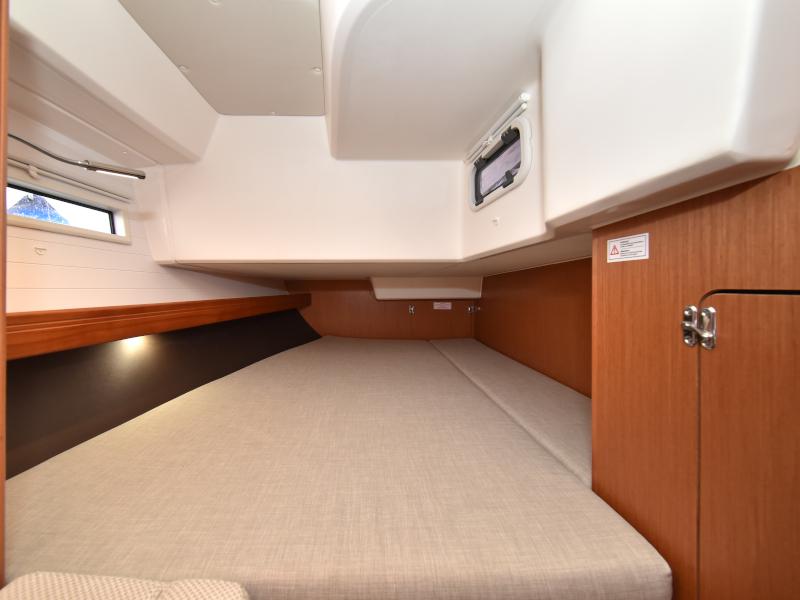 Book yachts online - sailboat - Bavaria Cruiser 41 - NIXIE - rent