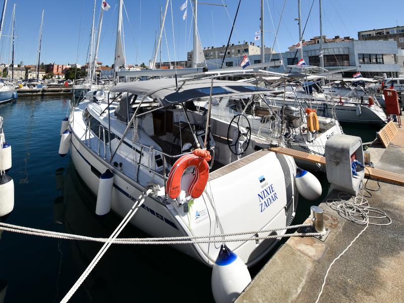 Book yachts online - sailboat - Bavaria Cruiser 41 - NIXIE - rent