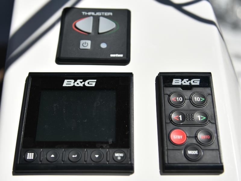 Book yachts online - sailboat - Bavaria Cruiser 41 - NIXIE - rent