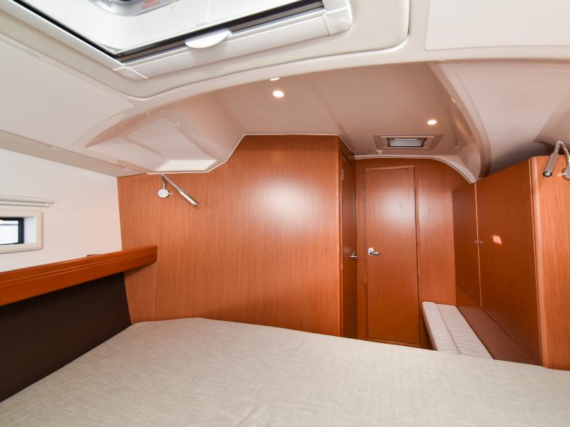 Book yachts online - sailboat - Bavaria Cruiser 41 - NIXIE - rent