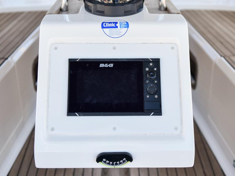 Book yachts online - sailboat - Bavaria Cruiser 41 - NIXIE - rent