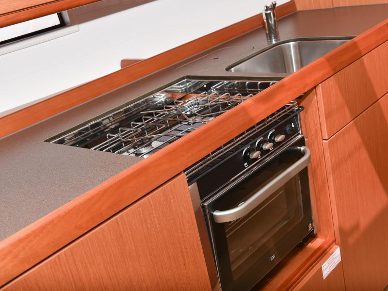 Book yachts online - sailboat - Bavaria Cruiser 41 - NIXIE - rent