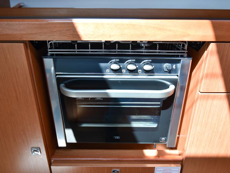 Book yachts online - sailboat - Bavaria Cruiser 41 - NIXIE - rent