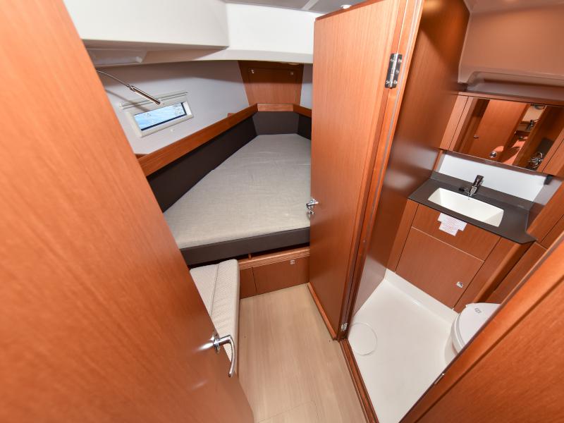 Book yachts online - sailboat - Bavaria Cruiser 41 - NIXIE - rent