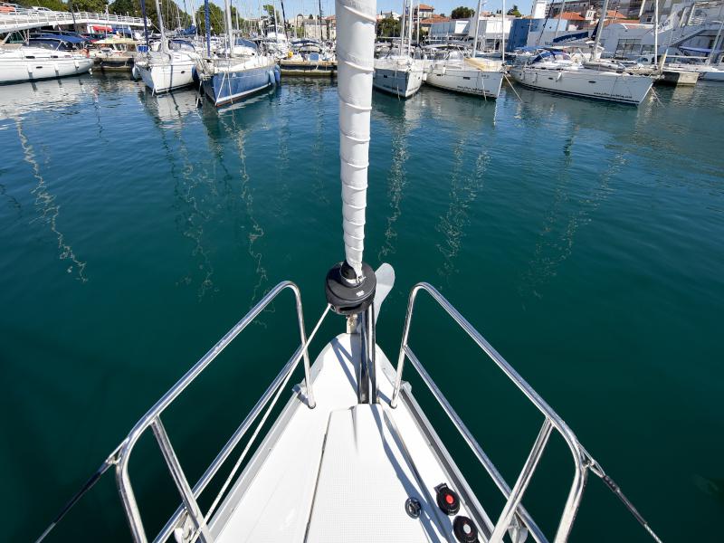 Book yachts online - sailboat - Bavaria Cruiser 41 - NIXIE - rent