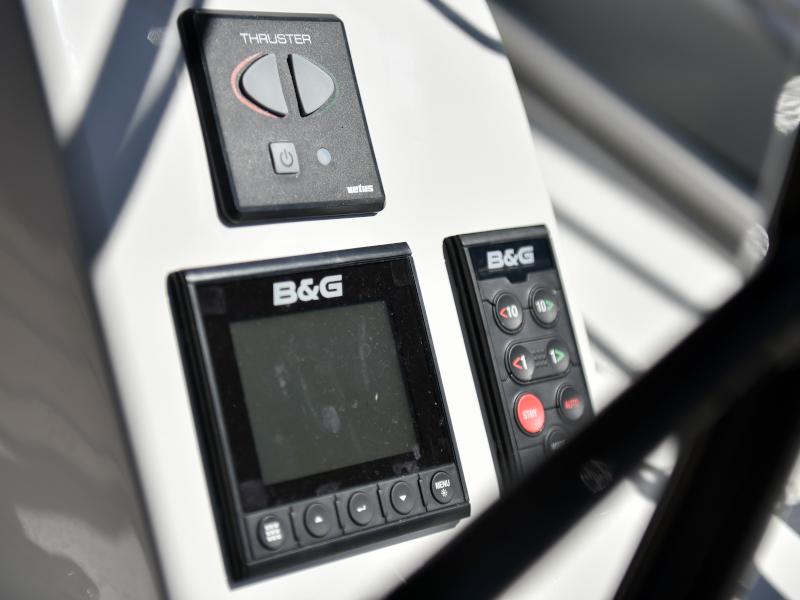 Book yachts online - sailboat - Bavaria Cruiser 41 - NIXIE - rent