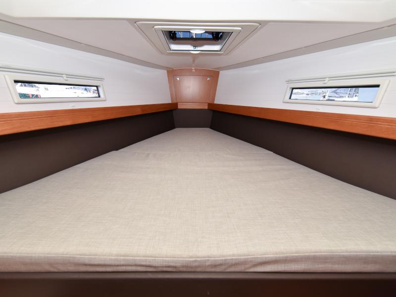 Book yachts online - sailboat - Bavaria Cruiser 41 - NIXIE - rent